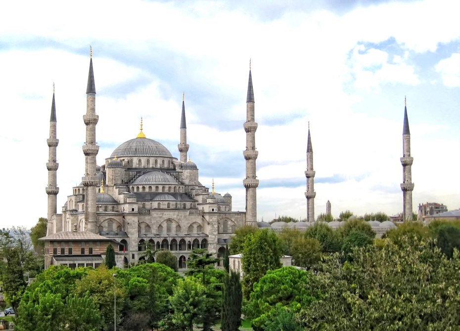 Sultanahmet Mosque or Blue Mosque, Istanbul, Turkey. 